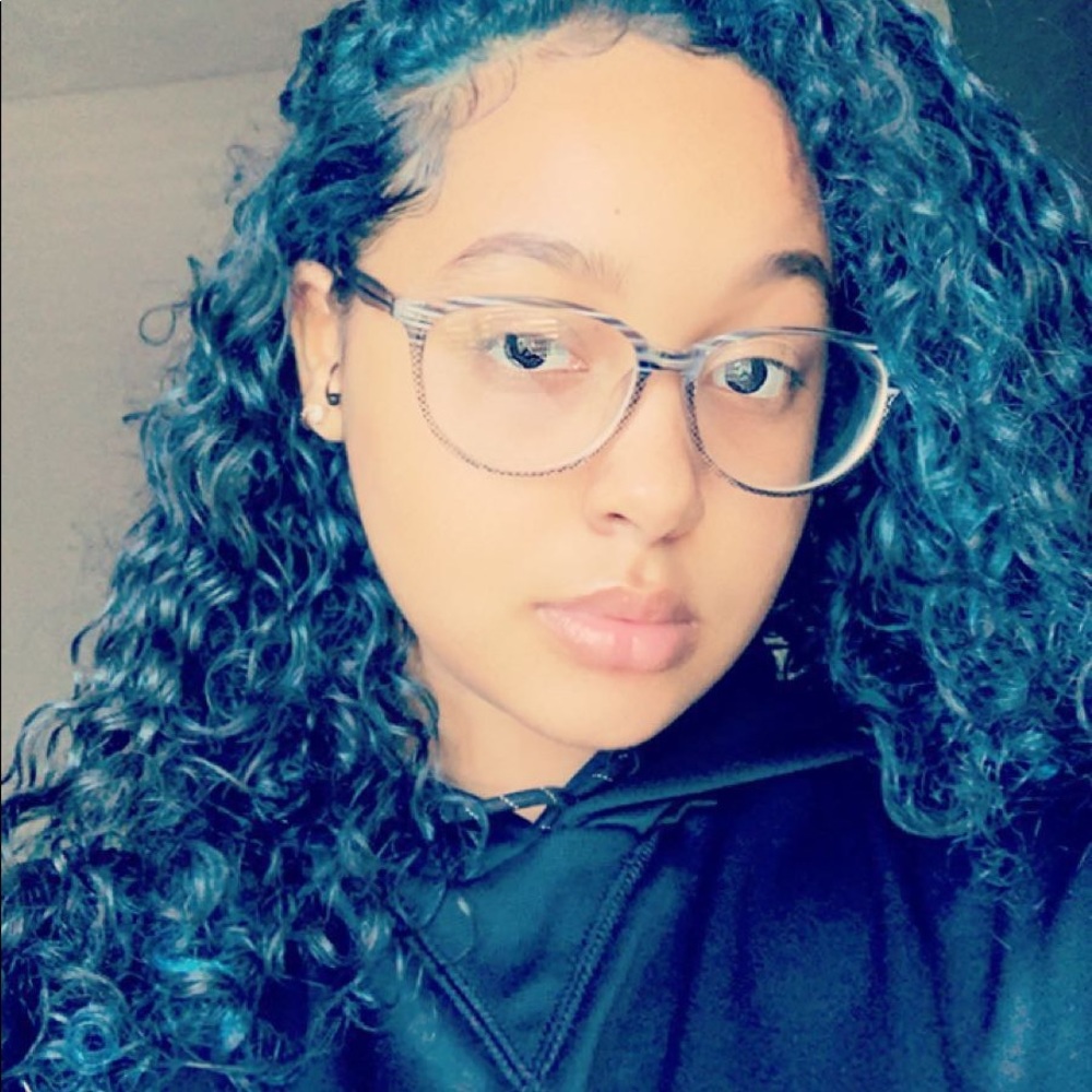 Meet your Posher, Deatria